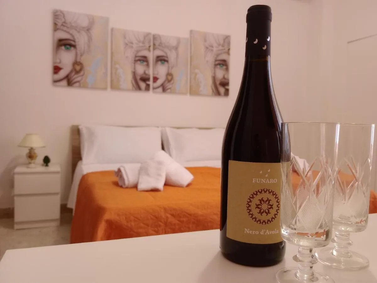 Bed and Breakfast La Valigia Sul Letto Katania Włochy